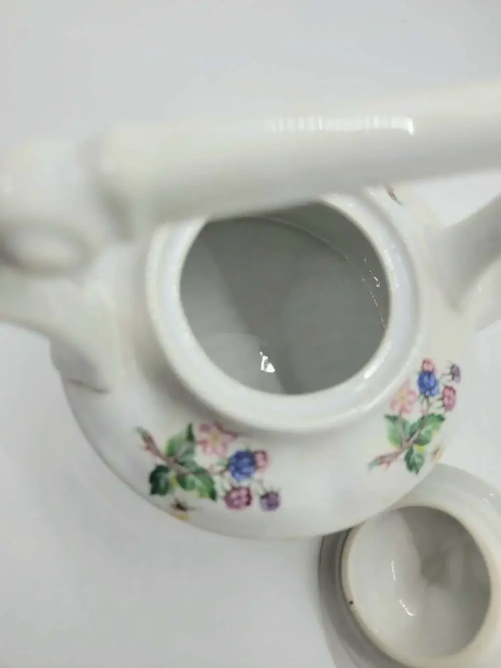 Vintage Arthur Wood Teapot with Blackberry Bushes Design‎ Made In England